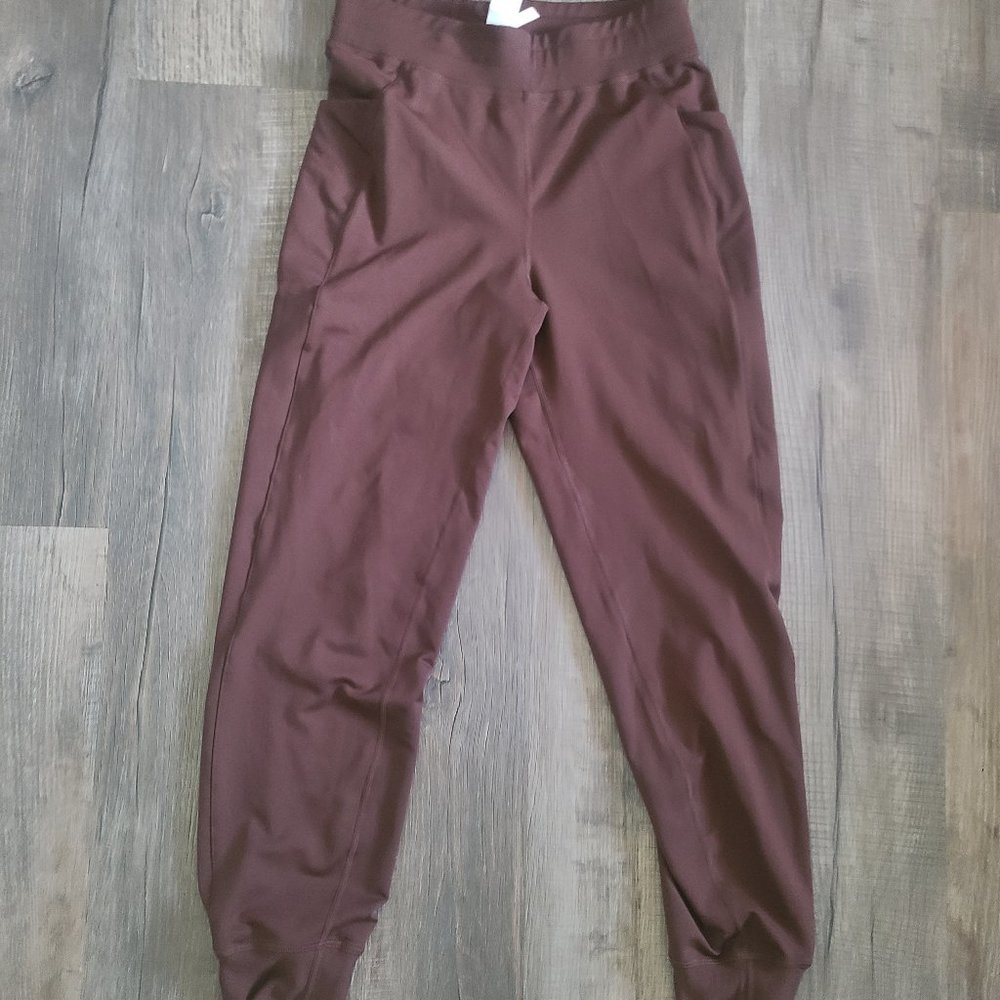 Fabletics Joggers - Brown